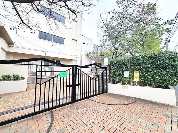 杉並区立東田中学校(約986m)