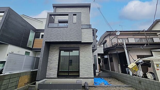 【【現地外観写真】】長期優良住宅!耐震等級最高等級3級!地震に強い安心のお住まい!