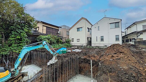 【現況：2026年９月撮影】徒歩5分圏内に小学校や中学校などの教育施設が揃う子育てにも適した住環境！