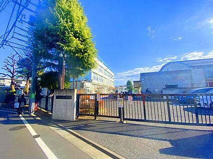 練馬区立向山小学校 286ｍ