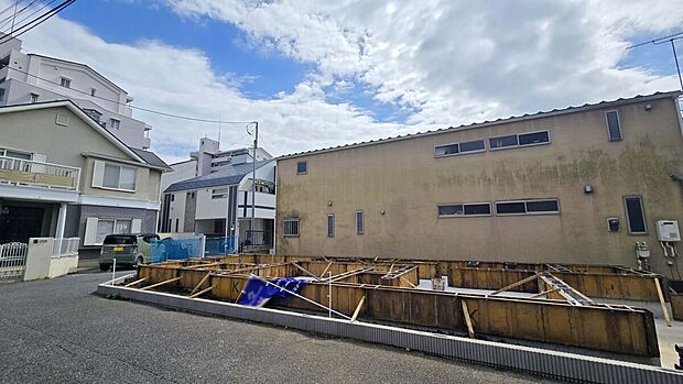 【現況:2026年10月撮影】徒歩10分圏内にスーパーやコンビニなどの商業施設が揃うお買い物に便利な立地!