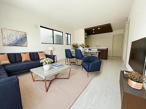 1号棟
(現況の物件写真に、CG による画像処理を行っています。家具、家電、照明器具、小物、カーテン、その他のイメージはCG です。)