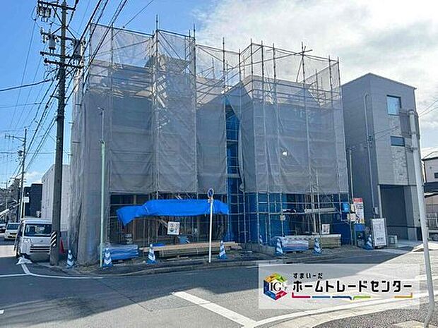 全２邸☆（左１号棟　右２号棟）
完成に向けて現在建築工事中です☆土日・平日を問わず毎日モデルハウスにて物件説明会を開催中☆お気軽にお問い合わせ下さい☆