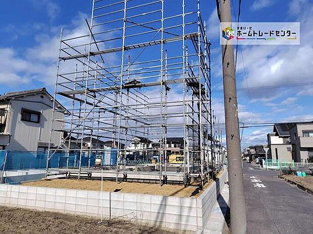 全１邸☆
並列２台駐車可能♪
完成に向けて現在建築工事中です☆土日・平日を問わず毎日モデルハウスにて物件説明会を開催中☆