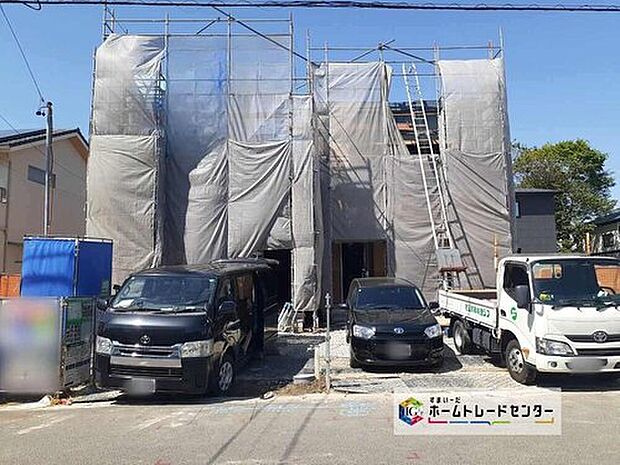 全２邸左から１号棟、２号棟
完成に向けて現在建築工事中です☆土日・平日を問わず毎日モデルハウスにて物件説明会を開催中☆お気軽にお問い合わせ下さい☆
