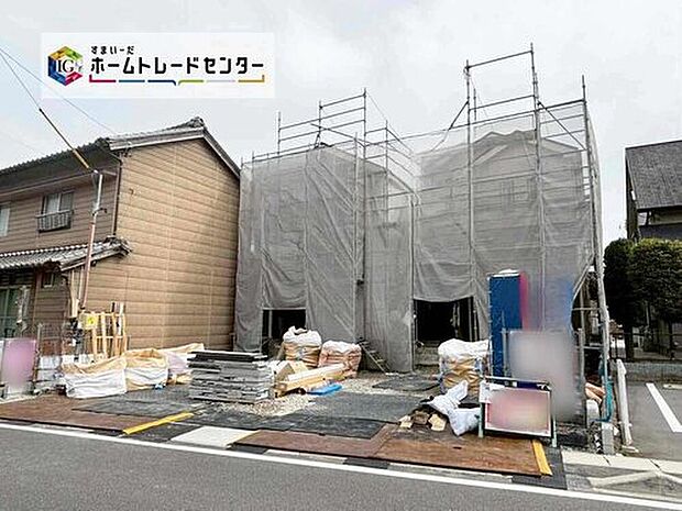 全２邸☆右からA号棟、B号棟
完成に向けて現在建築工事中です☆土日・平日を問わず毎日モデルハウスにて物件説明会を開催中☆お気軽にお問い合わせ下さい☆