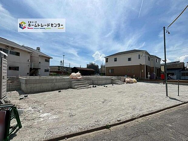 全３邸☆
各棟、並列２台駐車可能♪
完成に向けて現在建築工事中です☆住宅の構造や設備仕様・完成イメージなどの資料もお送りいたします♪