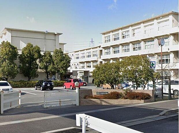 岩倉市立岩倉中学校(約955m)