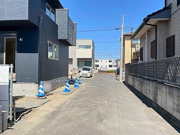 【現地外観写真】住宅の構造や設備仕様・完成イメージなどのご質問はいつでもお気軽にお問い合わせ下さいませ☆資料もお送りいたします♪　　　　