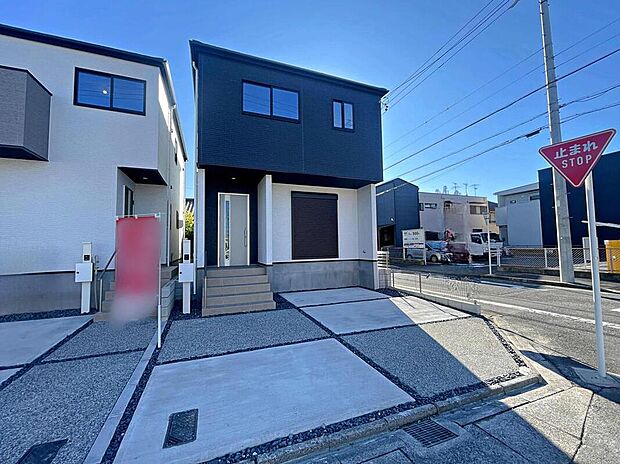 【現地外観写真】全3邸☆1号棟
カースペース2台有り お子さまの送迎や週末のお出かけにも便利!