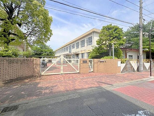 名古屋市立岩塚小学校(約825m)