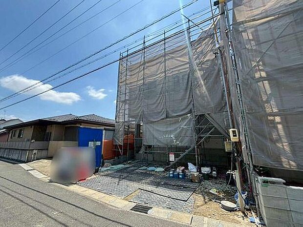 【現地外観写真】2号棟
建築中のためモデルハウスで構造説明会を開催しております☆設備や構造などご説明いたします!お気軽にお問い合わせください♪