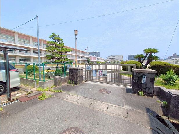 弥富市立桜小学校（約650m）