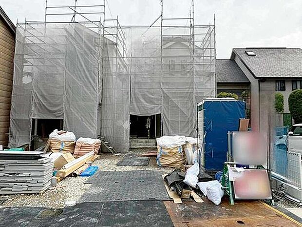 【現地外観写真】A号棟
建築中のためモデルハウスで構造説明会を開催しております☆設備や構造などご説明いたします！お気軽にお問い合わせください♪