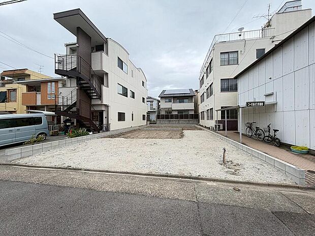 【現地外観写真】全2邸☆
建物のこだわりや完成図など、気になることは何でもご質問ください!まずはお気軽にご相談を♪