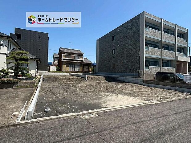 【現地外観写真】全２棟☆各棟４台駐車可能（車種による）♪完成に向けて現在建築工事中です☆住宅の構造や設備仕様・完成イメージなどの資料もお送りいたします♪お気軽にお問い合わせ下さい☆