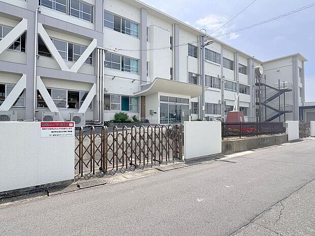 稲沢市立法立小学校(約300m)