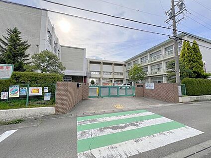 北名古屋市立師勝北小学校 700m(徒歩9分)