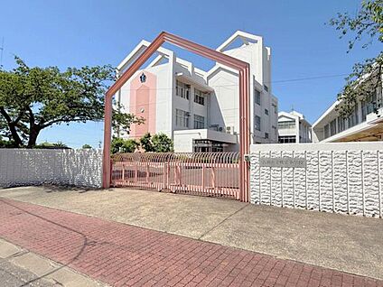 清須市立桃栄小学校 1600m(徒歩20分)
