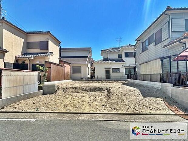 【現地外観写真】完成に向けて現在建築工事中です☆土日・平日を問わず毎日モデルハウスにて物件説明会を開催中☆お気軽に0120-888-983までお問い合わせ下さい☆