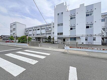 あま市立美和中学校 1400m (徒歩18分)