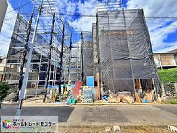 【現地外観写真】一戸建ての大きなメリットは、「自分の土地」を自由に使えること。好きなペットが飼えるほか、ガーデニングやDIY、車やバイクの手入れなど様々な趣味を楽しめます♪