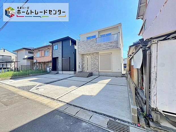 【現地外観写真】並列2台駐車可能♪土日はもちろん、平日やお仕事の空き時間、お仕事帰りでも合わせてご見学できます♪お気軽にお問い合わせください♪