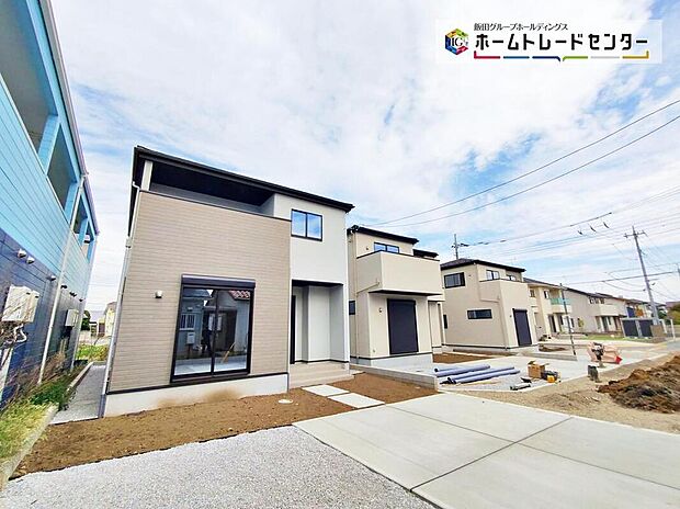 今から見たい!大歓迎です♪ お気軽にホームトレードセンターまでお問い合わせください。 閑静な街並みの分譲地を是非現地にてご覧ください。 近隣の物件も併せてご紹介することも可能です。