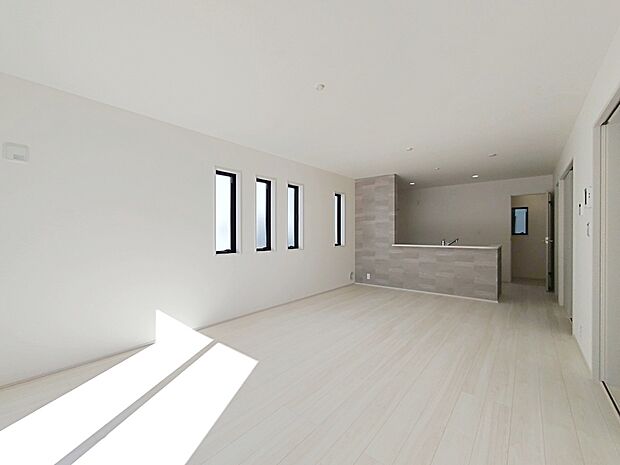 土日・平日、お仕事のお時間に合わせての夜間のご案内も実施しています。まずはお客様のご都合をお伺いさせて頂き、それに合う形で物件のご紹介をさせていただきますお気軽にお問い合わせください