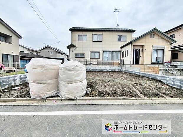 【2026年４月撮影】
南側道路に面した開放感ある区画。陽光がたっぷり差し込む明るい住まいを実現できる、魅力的なロケーションです。
