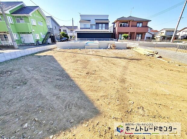 ご予約をいただければ、もちろん平日や夜間でもご案内は可能です。お仕事の形態が多様化しておりますので、決まったお時間では中々身動きが取れないお客様も多いかと思います。お気軽にお申し出ください。
