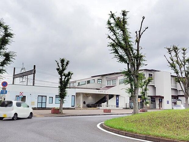 東武伊勢崎線「花崎」駅車で約6分◎
敷地面積92坪以上の全3棟！人気の平屋プラン♪学校や公園、大型商業施設「ビバモール」も身近に揃う充実した住環境です☆