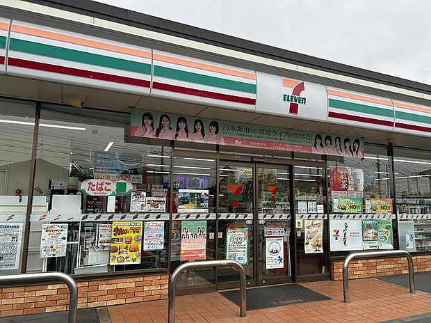 セブンイレブン行田忍1丁目店まで600m 徒歩8分♪お住まいから近いと、毎日のお買い物に便利ですね☆
