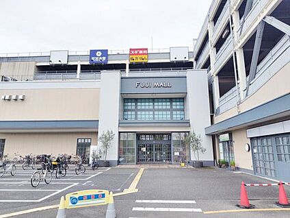 フジモール吹上店 1600m ( 車で4分、徒歩20分)