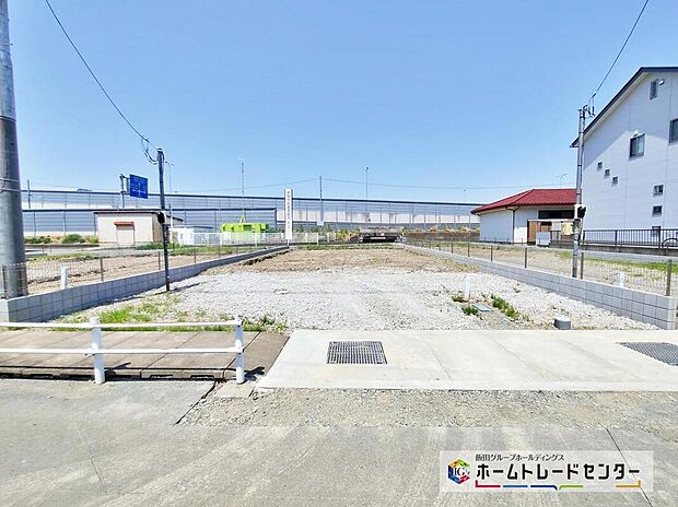 【前面道路含む現地写真】【2026年5月撮影】今から見たい!大歓迎です♪ お気軽にホームトレードセンターまでお問い合わせください。 閑静な街並みの分譲地を是非現地にてご覧ください。 近隣の物件も併せてご紹介することも可能です