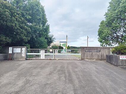 東松山市立新宿小学校 650m(徒歩9分)