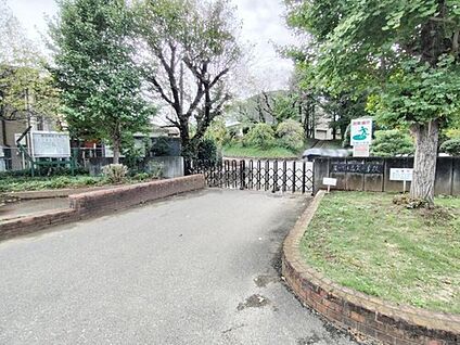 嵐山町立志賀小学校 1000m (徒歩12分)