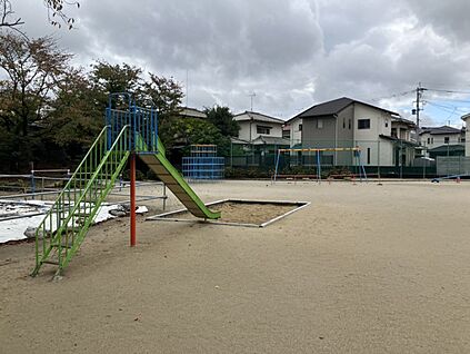 西浦公園 400ｍ(徒歩２分)