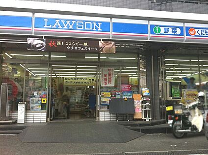 ローソン茨木阪大病院前店 約650ｍ(徒歩約9分)