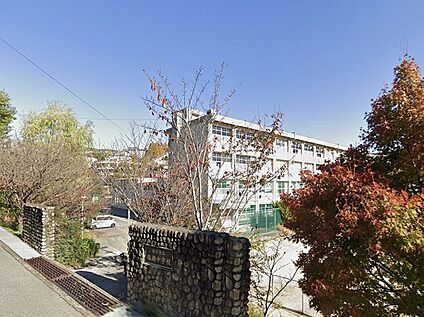西宮市立塩瀬中学校 約2,100ｍ(徒歩約27分)