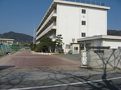 岩松中学校 1190m～1274m(徒歩15分～16分)