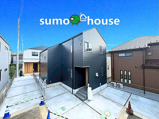 【洗練されたデザイン】まるで一枚の絵画のように、建築そのものが芸術となる住まい。最高峰のデザイナーズ住宅は、素材・空間・光の三位一体によって生み出される静謐と力強さを併せ持つ存在です。