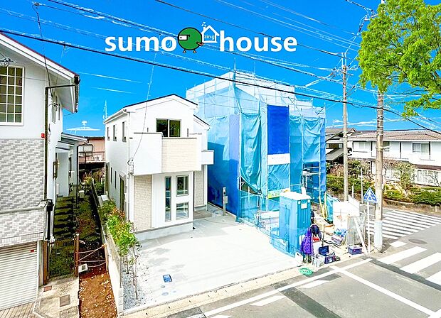 【落ち着いた住環境】閑静な住宅地に馴染む落ち着いた色合いの外観。長く愛着を持って住んで頂きたいからこそ飽きのこないシンプルな色目に仕上げました。外壁には耐久性・防汚性に優れたサイディング材を使用しております!