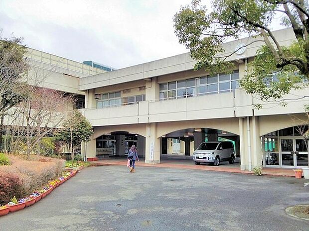 横浜市立鴨志田中学校（約550m）