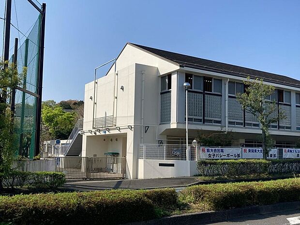 横浜市立茅ケ崎中学校(約1,400m)