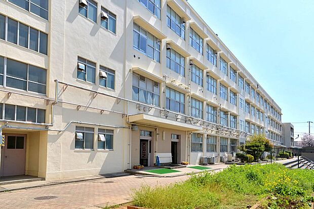 横浜市立篠原中学校(約1,300m)