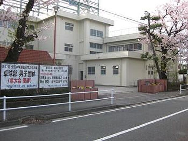 横浜市立万騎が原中学校（約1,500m）