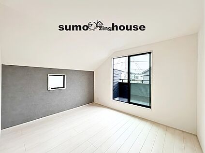 2面採光の明るい居室