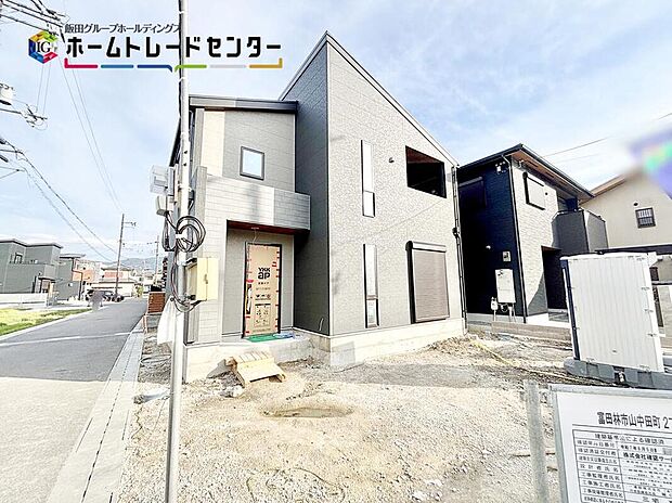 【現地外観写真】５号棟はアイランドキッチンタイプの設計♪建売住宅では珍しいのでぜひ一度ご覧いただきたいお部屋の一つ♪