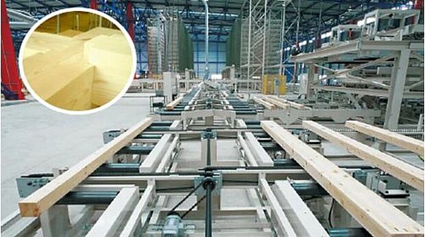 【高品質プレカット】プレカット材とは、CADシステムで構造計算して設計されたデータを基にコンピュータで加工された構造材。現場で木材を加工するに比べて、職人等の技量や気象等の不安定要素に左右されず、均一な部材を調達。精度・強度の高い、高品質なプレカット材を使用しているから地震に強く安全な家になります。